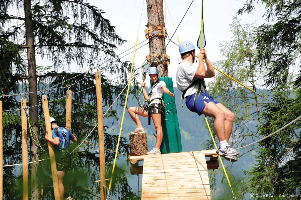 XP Abenteuerpark - Pitztal - Fünf Parcours -vom Anfänger bis zum Fortgeschrittenen- stehen zur Verfügung. - © Alpin Center Hochzeiger-PitztalAlpincenter